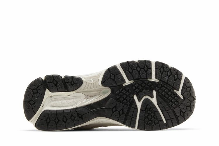 Andrew Sneakers 2002R Big Kid 'Festival Pack'