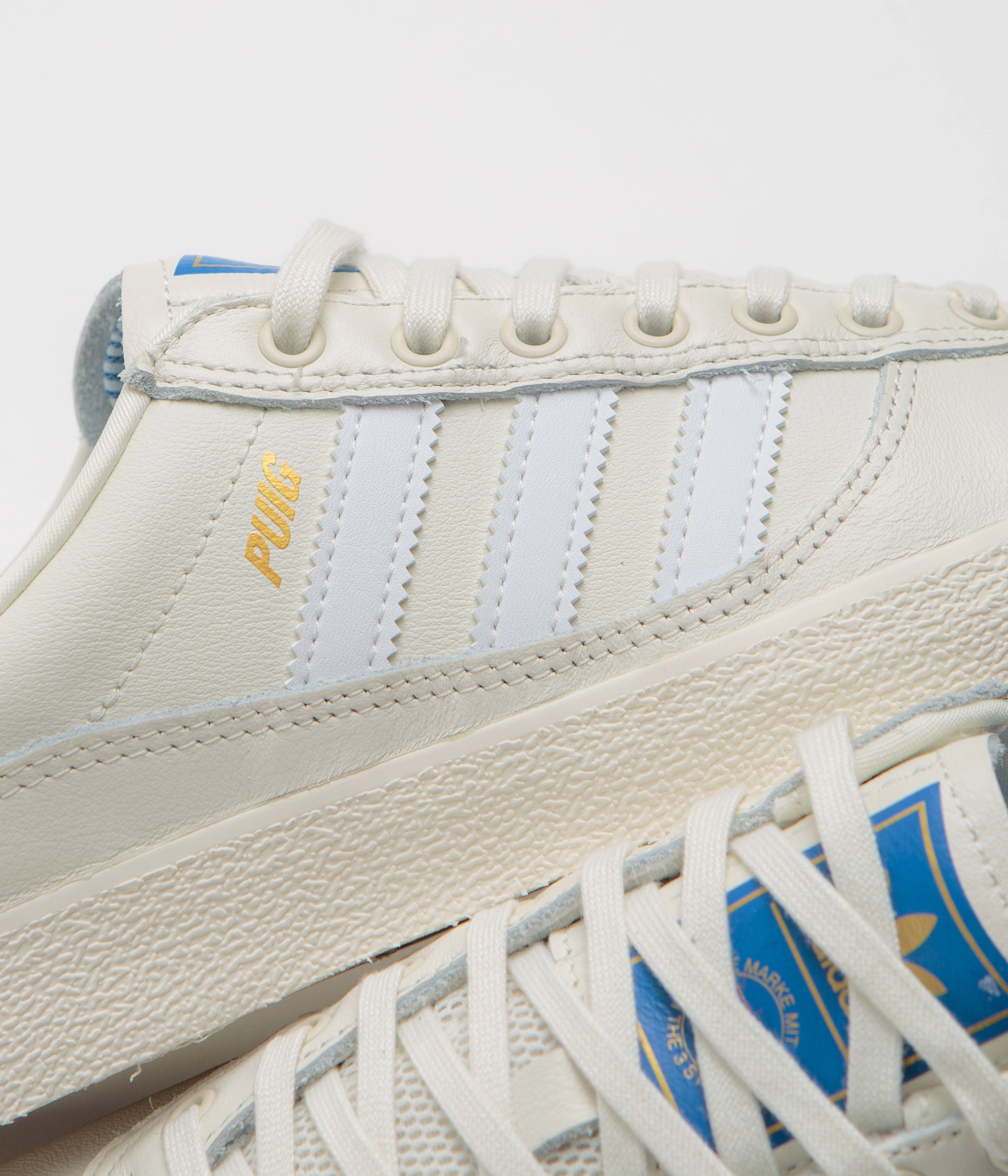 Adidas Cadiant Fyw Shoes Adidas Puig Indoor Shoes - Off White / FTWR White / Bluebird
