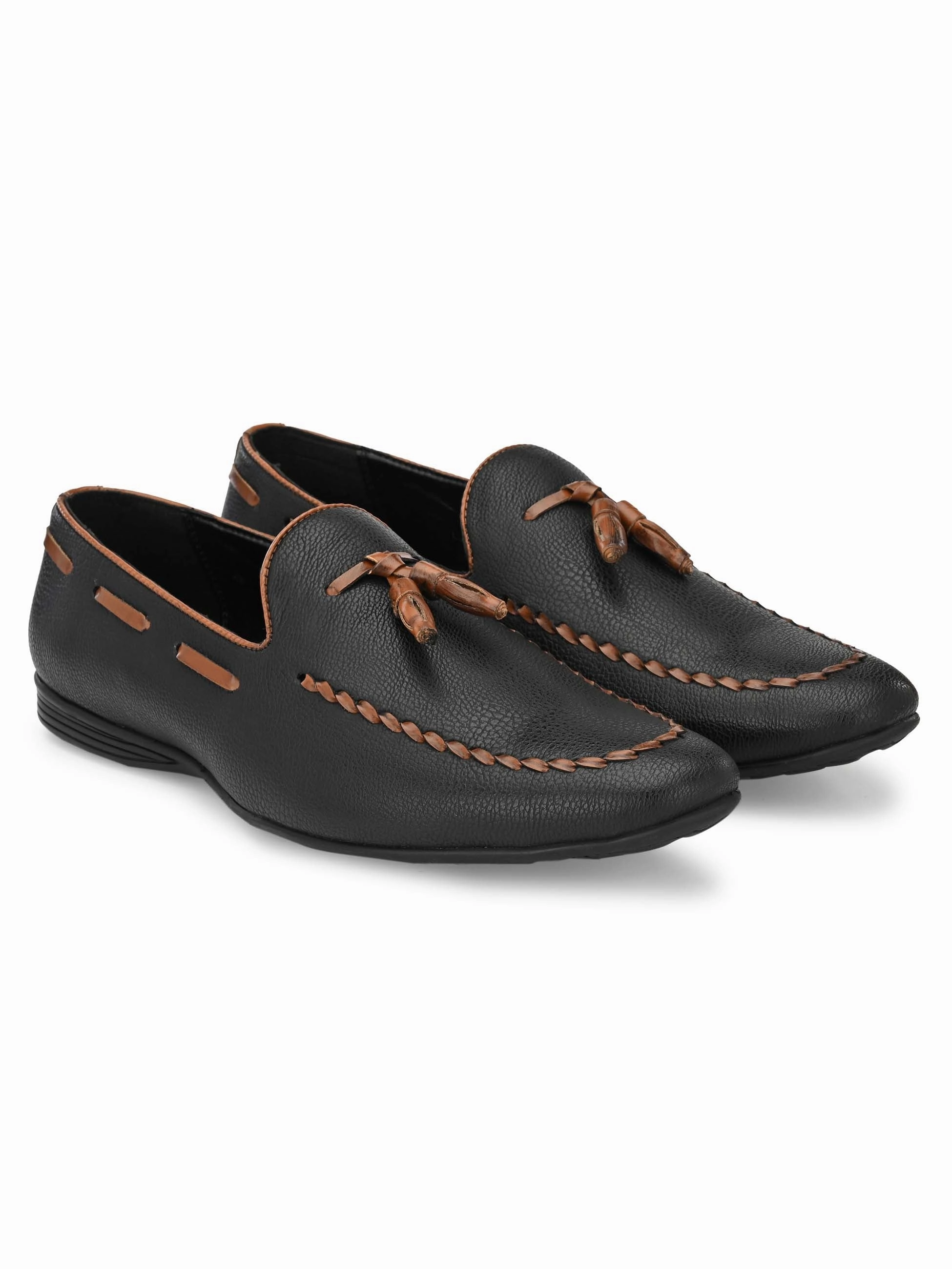 Slip-on Loafers Casual Black Loafers with Contrast Tassels