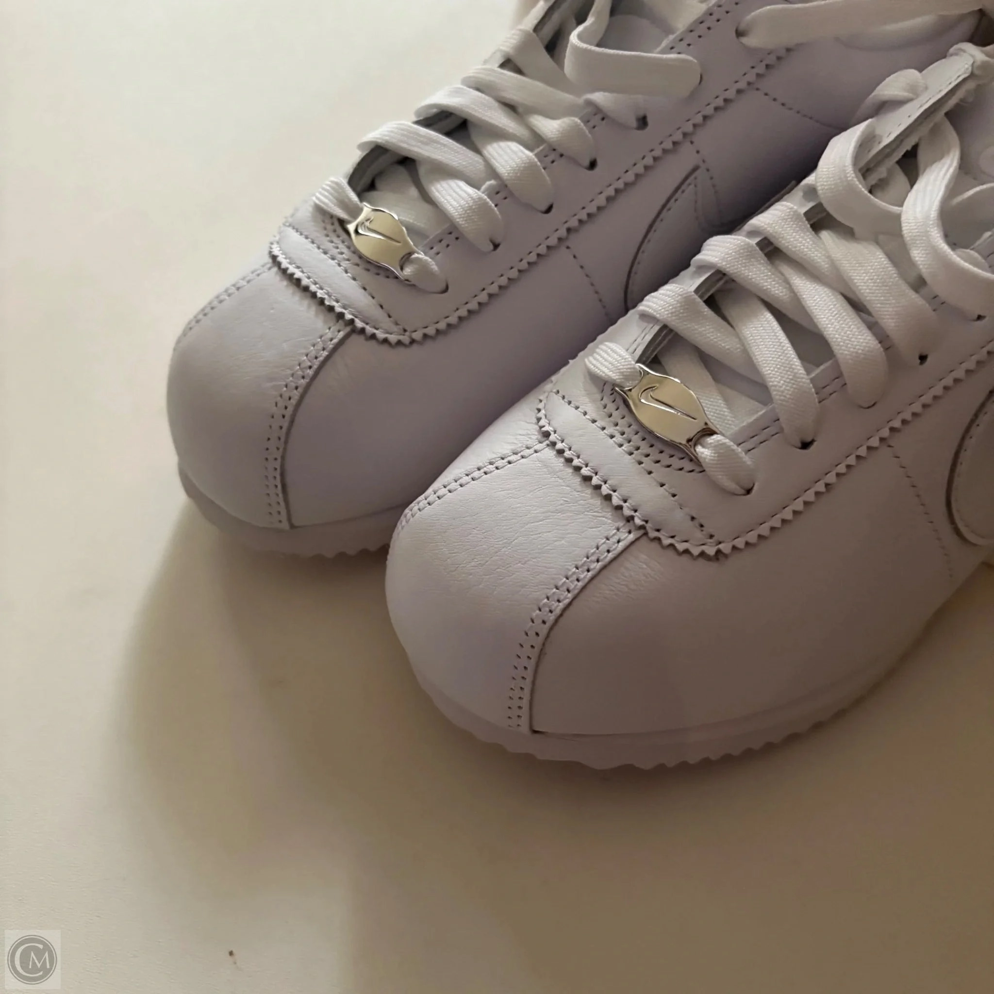 Shoes Athletic By Nike In White, Size: 8 High Arch Shoes Asics