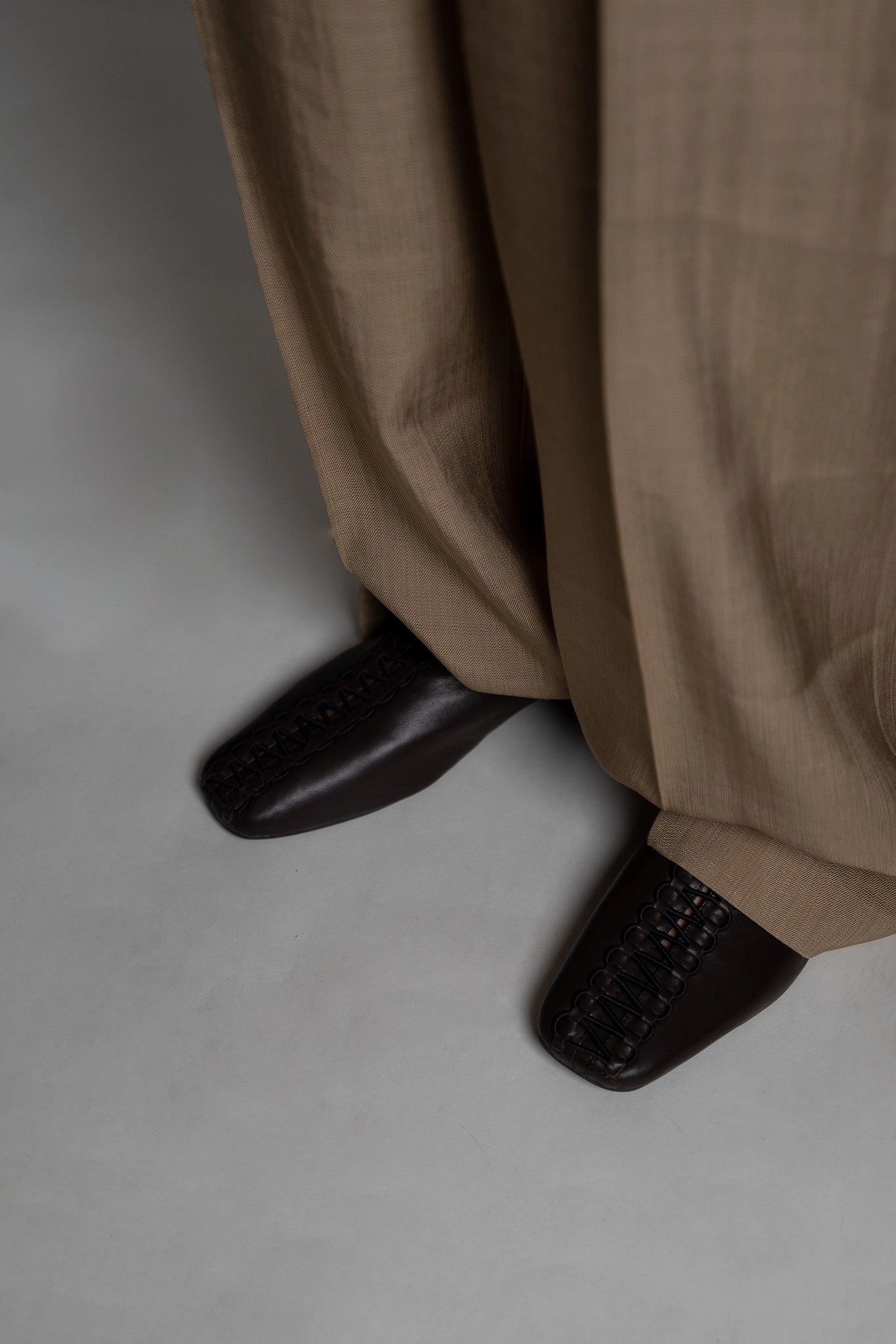 Saks Loafers Parasol  Square Toe Zip-Zap String Flats