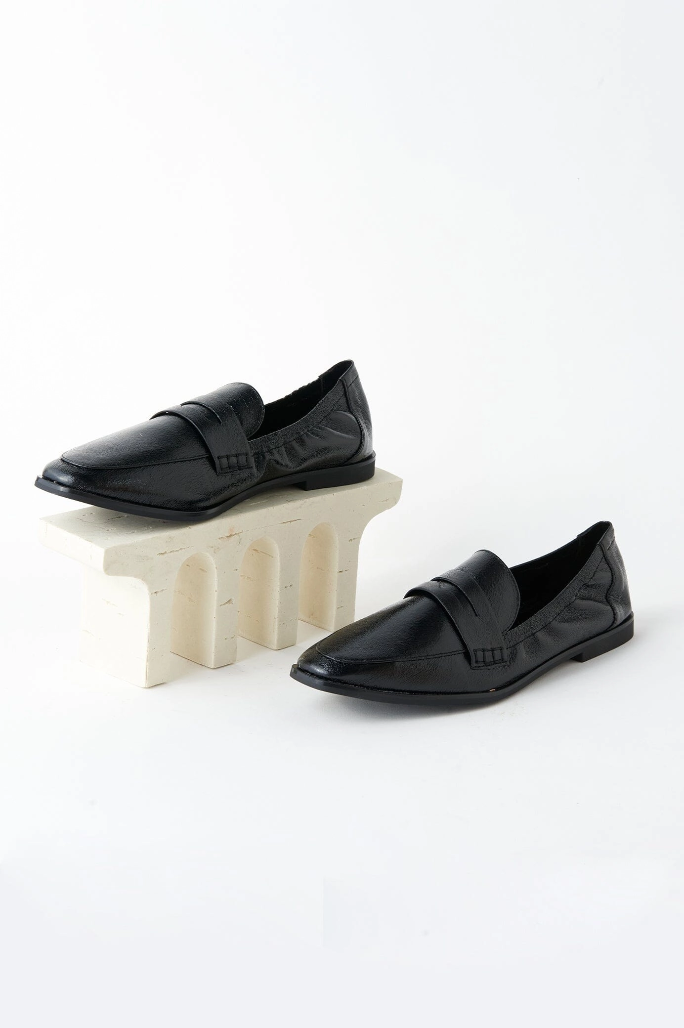 Slip-on Loafers Sonia Loafers Black
