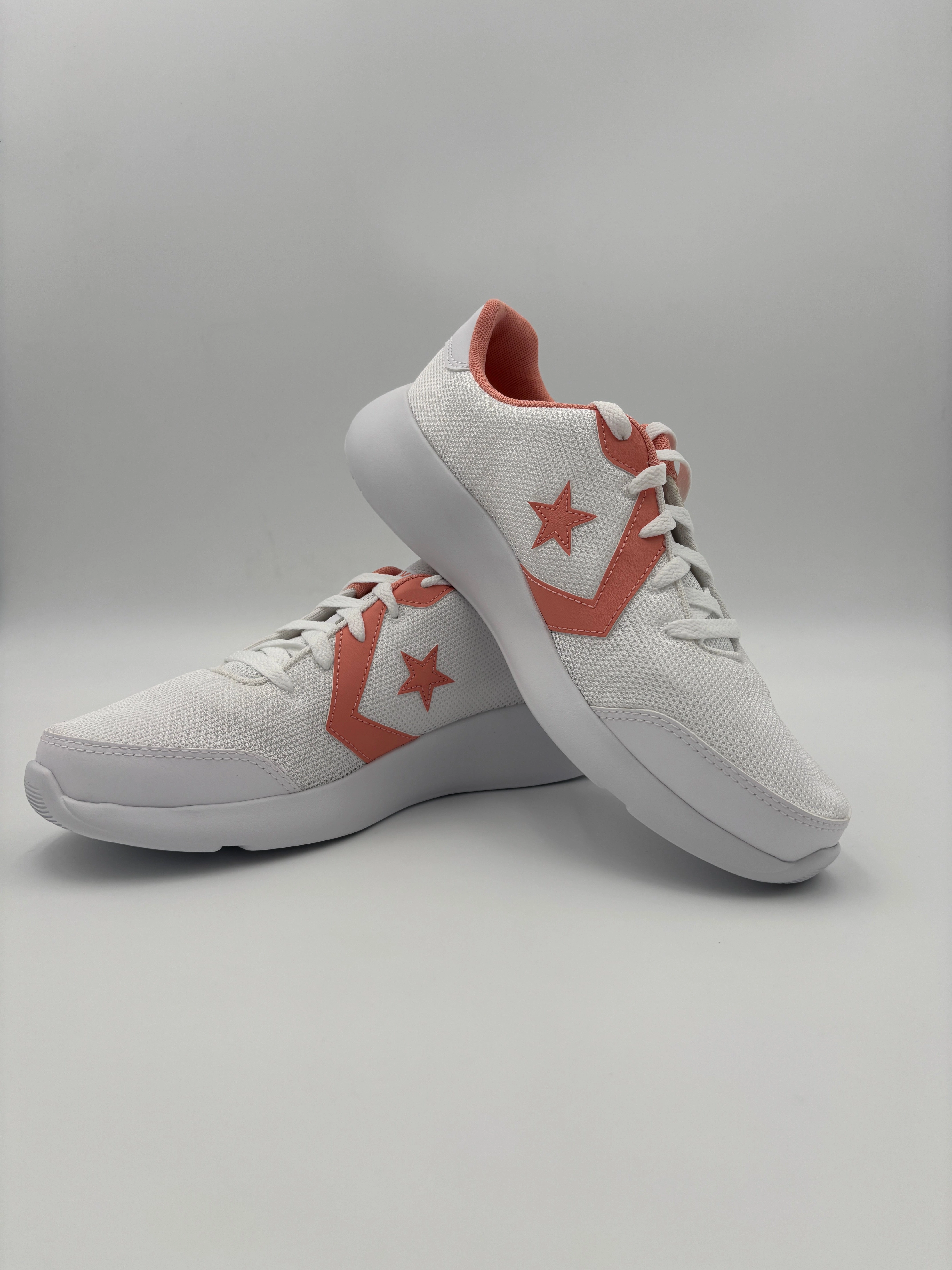 Converse Women's All-Star Run White/Pink Running Shoes Invincible 3 Running Shoes