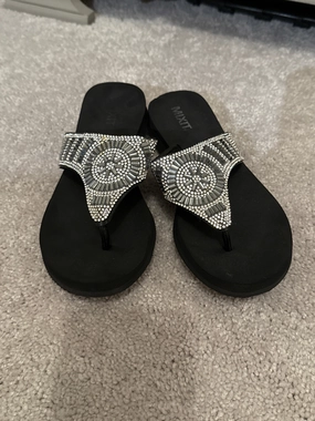 Grounded Sandals Diamond sandals Women's 6 - Shoes: 6 (Adult)