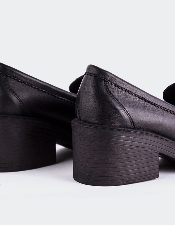 Edessa Black Leather Paul Stuart Loafers