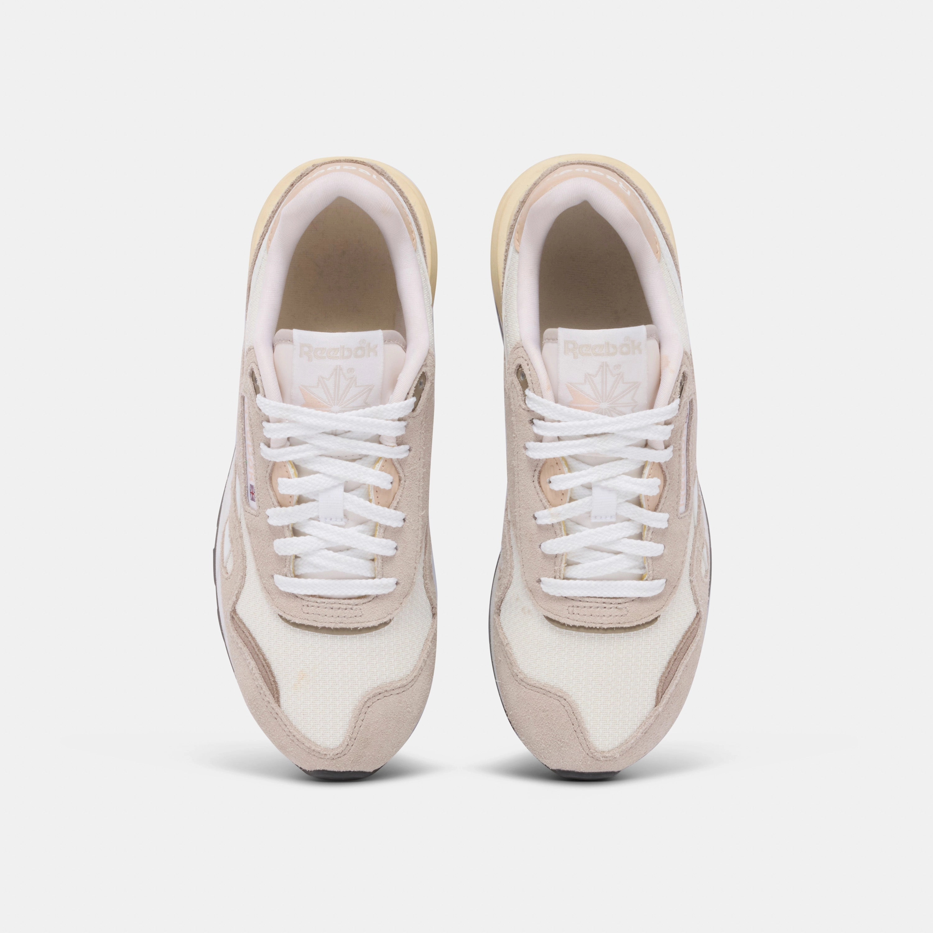 Dog In Running Shoes Classic Nylon 89 Moonstone/Gritty Grey/White