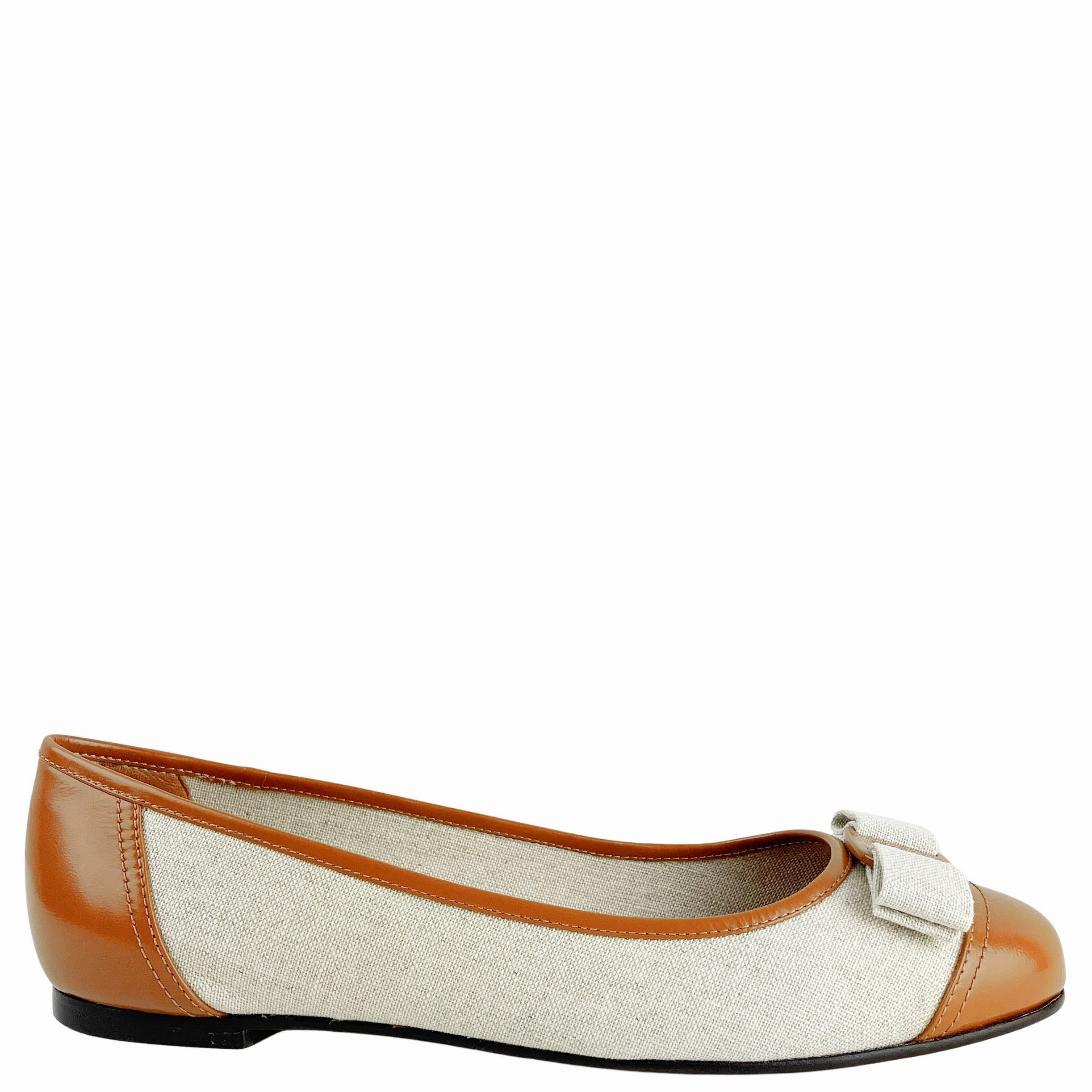 Tabi Flat Shoes Ferragamo Varina Sun Ballet Flats in Cognac