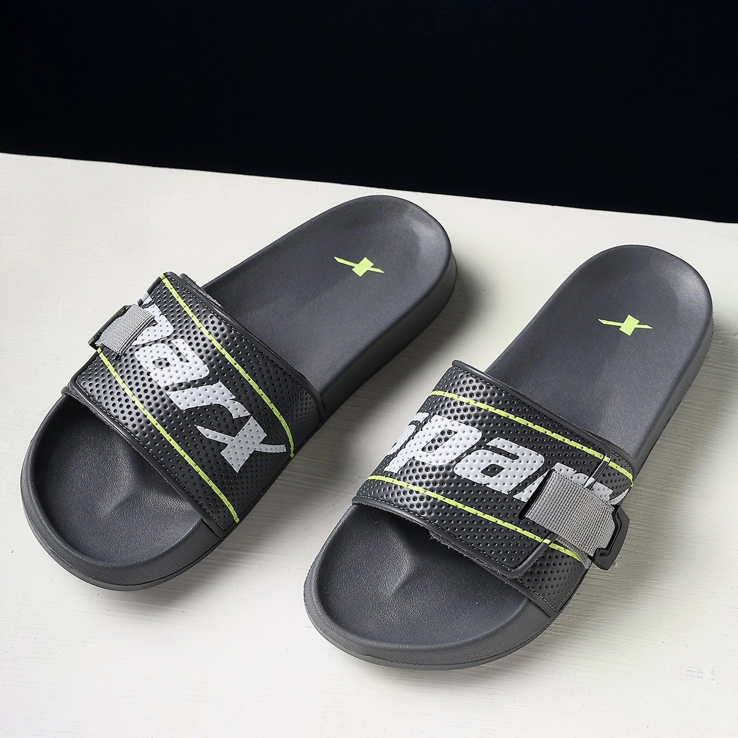 Oh Yeah Slippers Slippers for Men SFG 198