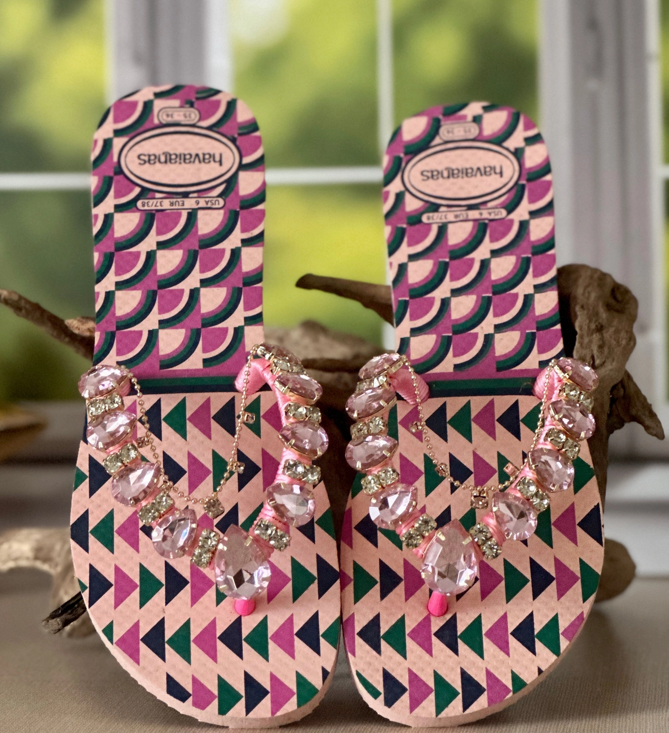 Flip Flop Pictures Pink Crystal Flip Flop Elegant Summer Sandal Soft Rhinestone Shoe to Feel Feminine Delicate Beautiful Lightweight Beachwear Look