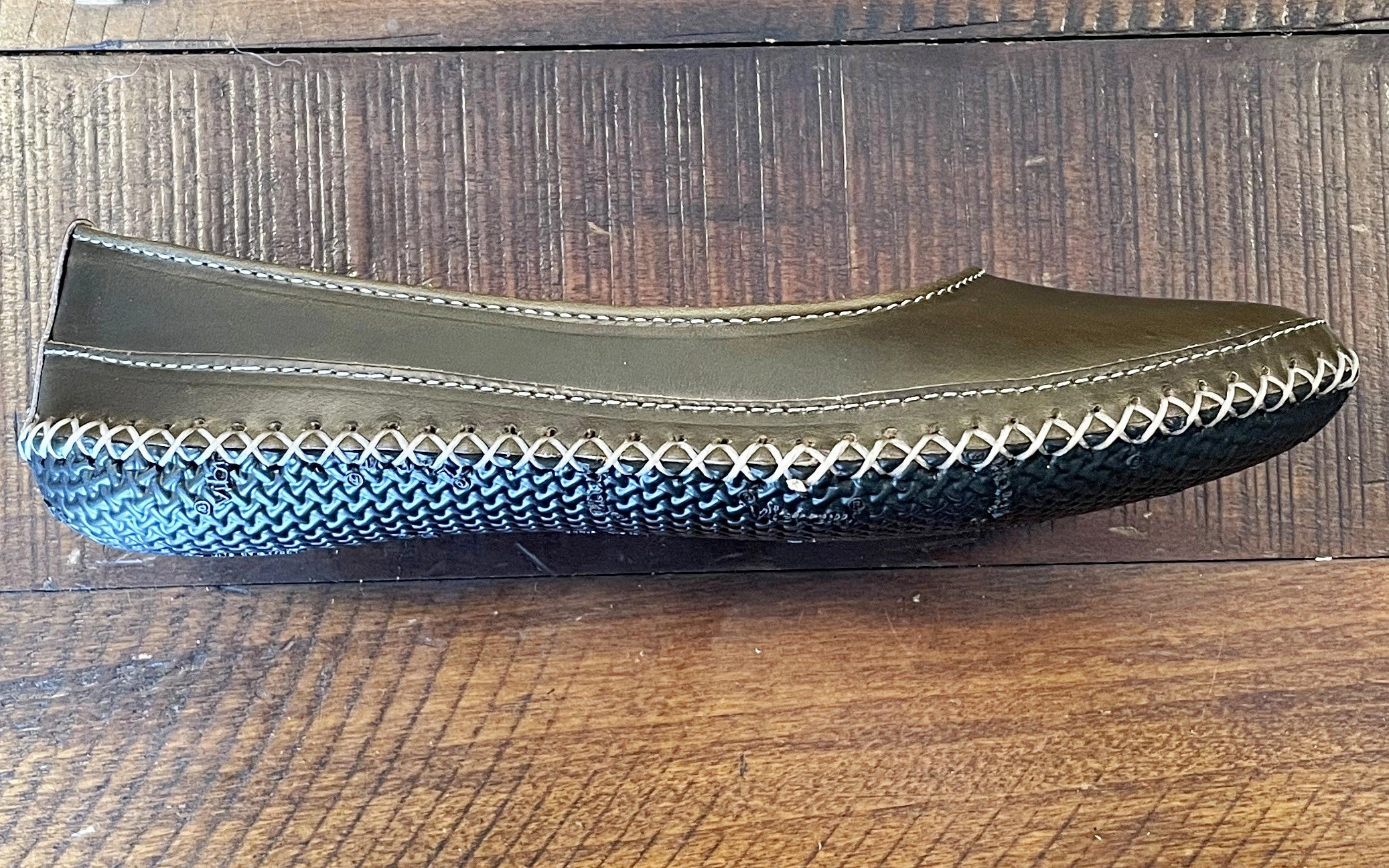 Womens Relax Skipper: Olive LE Crane Shoes Flats