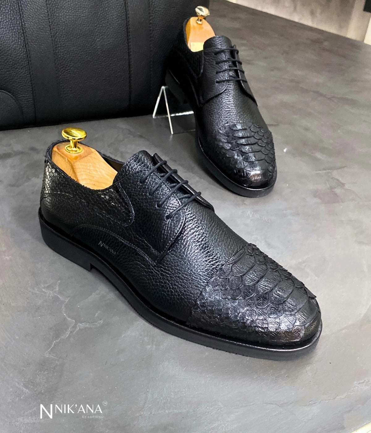 iLVi082-Lace up: Black Flat Shoes For Gravel Bike