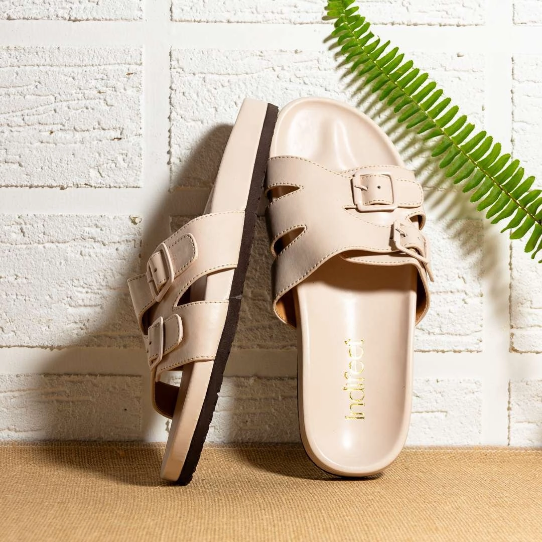 Zellerfeld Flip Flops Light Cream buckled Flats