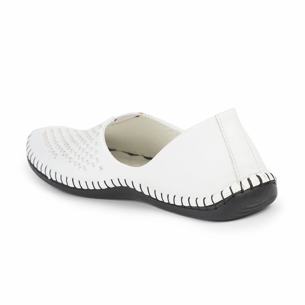 Loafers Sandro Fortune White Casual Mojari Loafers Shoes For Men AVN-40 By Liberty