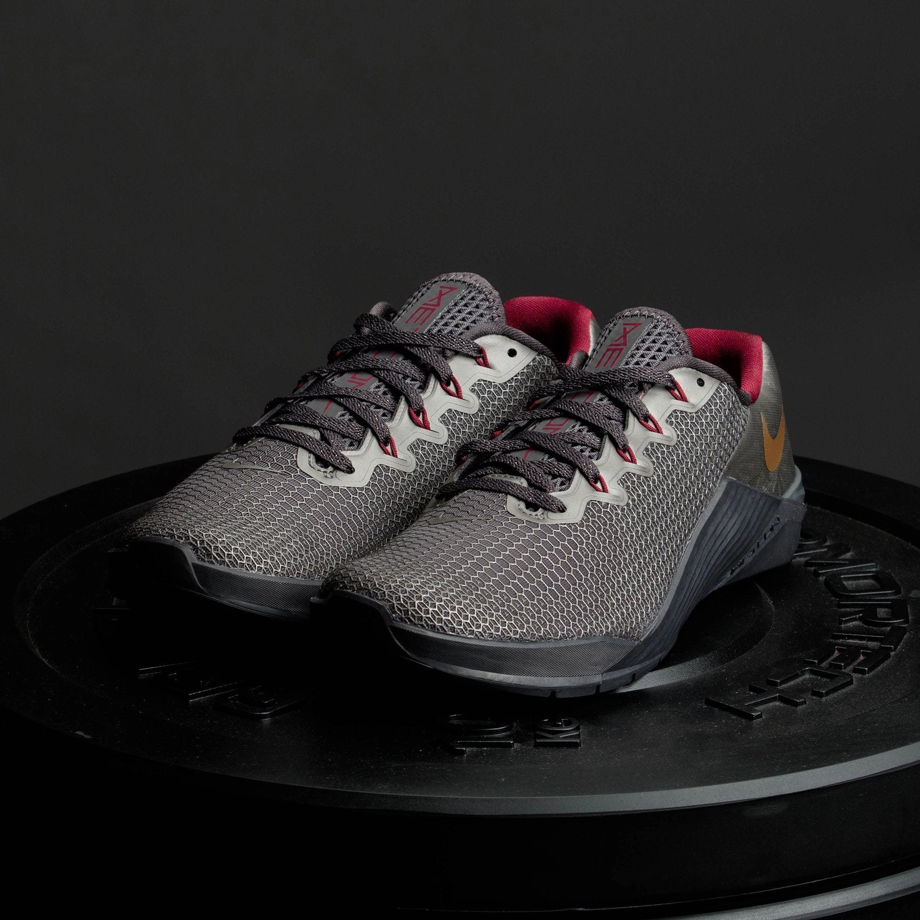 Asics Wrestling Shoes Matflex 6 Nike - Metcon 5 Premium Women's Training Shoes - THUNDER GREY/METALLIC GOLD/NOBLE RED