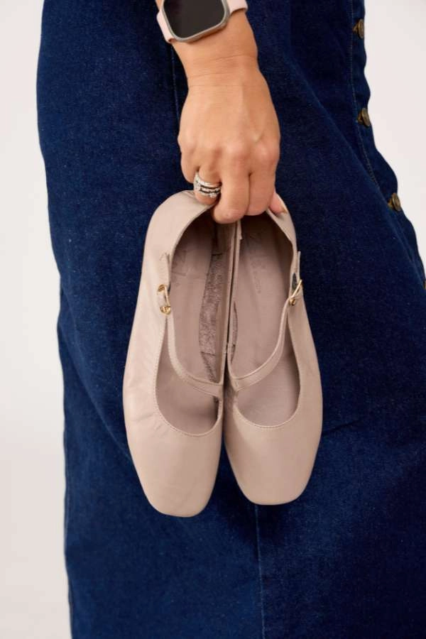 Zola Hivanna Women's Flats - Taupe Pedal Shoes