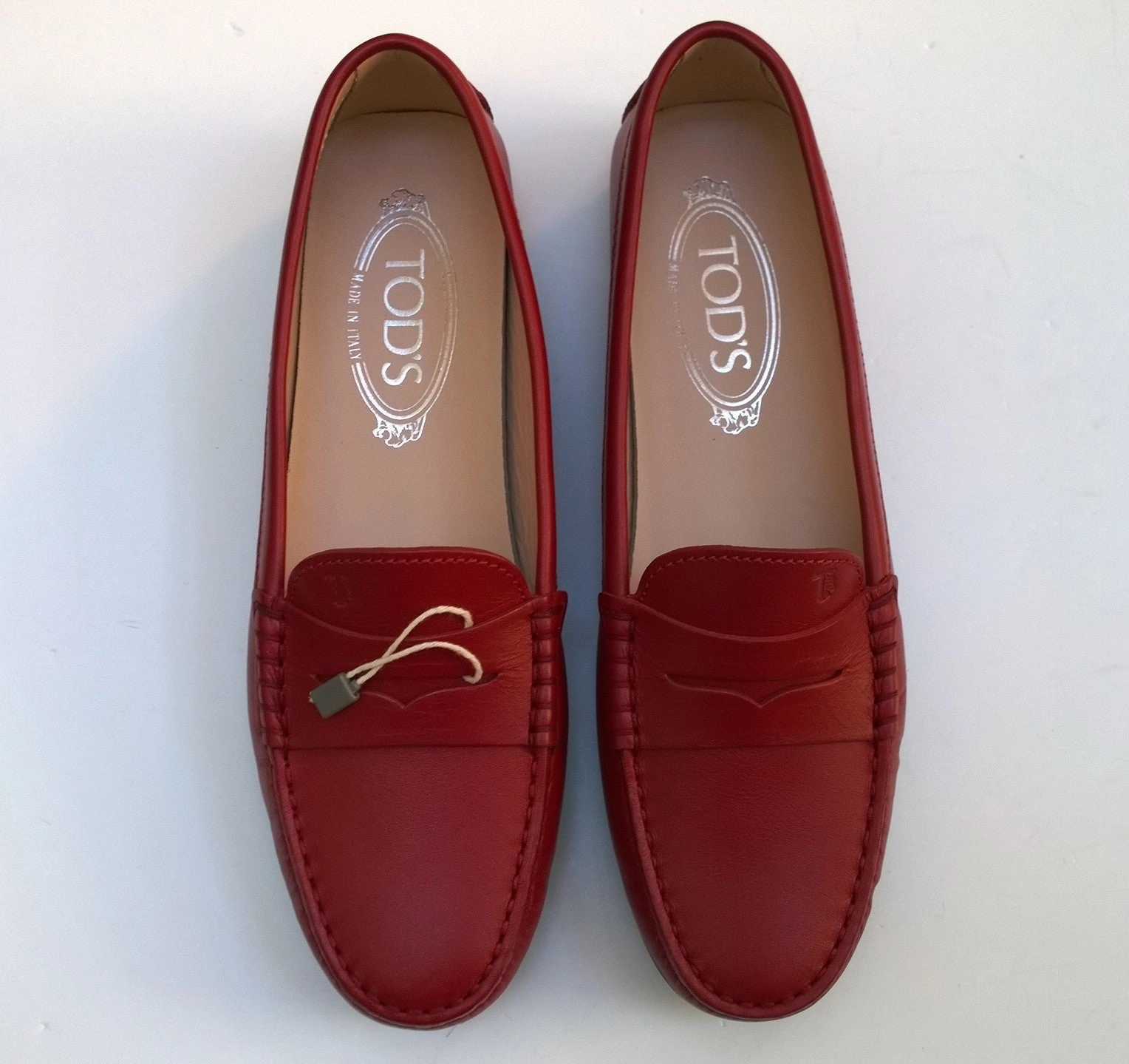 Loro Piana Charms Loafers Tod's Gommino Rubber Dots Loafers in True Red Leather Flats