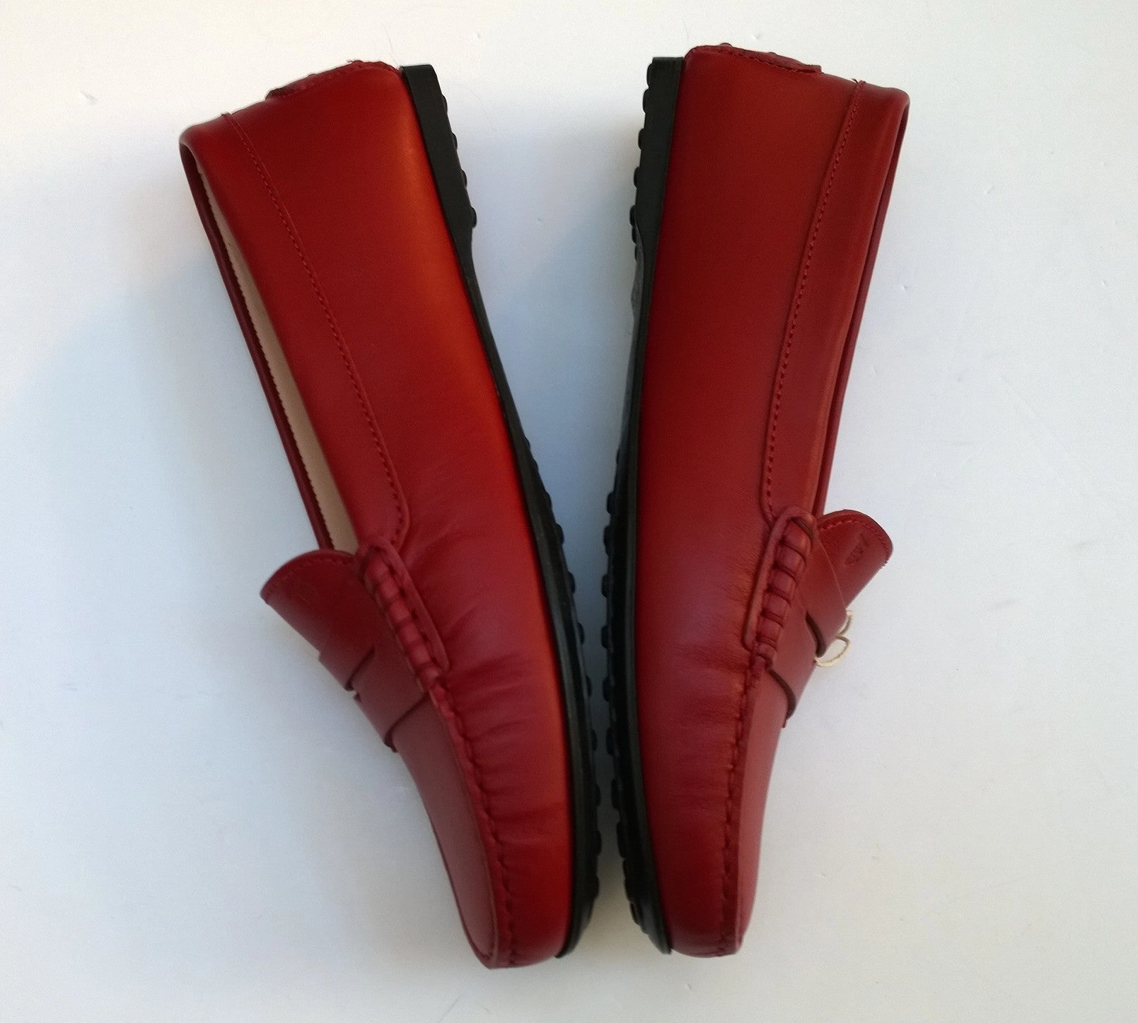 Loafers Boots Tod's Gommino Rubber Dots Loafers in True Red Leather Flats