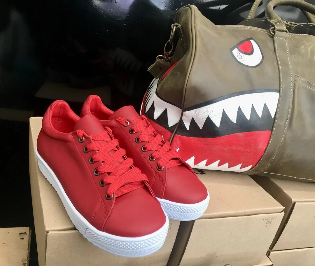 SALE. Woman CLASSIC sneakers. Brown Tods Sneakers