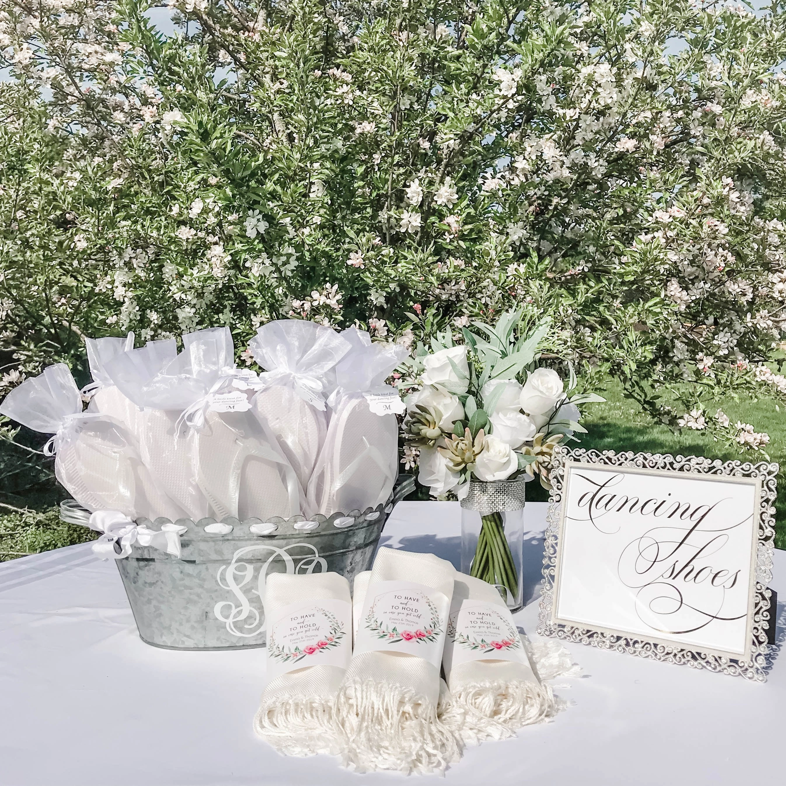 Scalloped Bucket Bulk Flip Flop Bundle (20 Pairs) Hmong Flip Flops