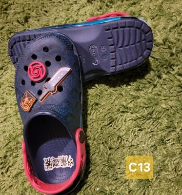 Running Shoes And Shin Splints Crocs Barely worn - Jujutsu Kaisen design 13 (Lil' Kid)