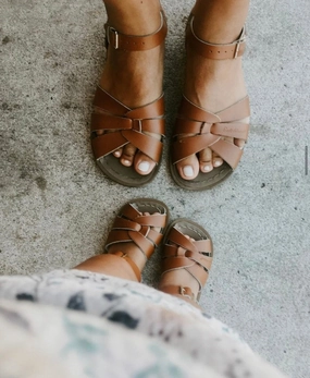 Benassi Slide Sandals Toddler Size 4 - The Original Salt Water Shoe - Tan