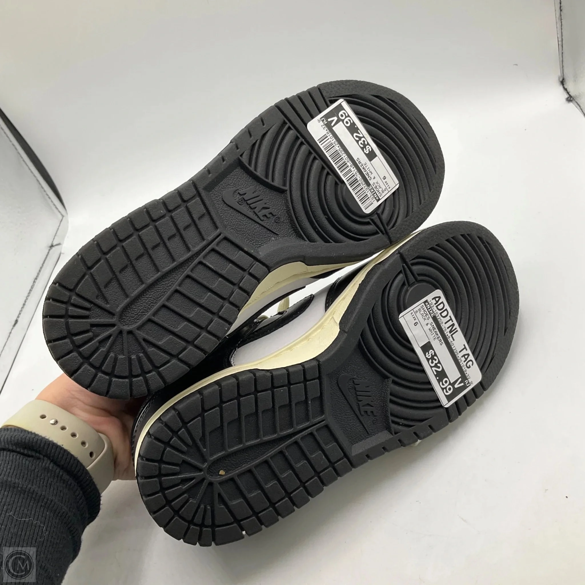 Asics Shoes Gel Venture 8 Shoes Sneakers By Nike In Black & White, Size: 6