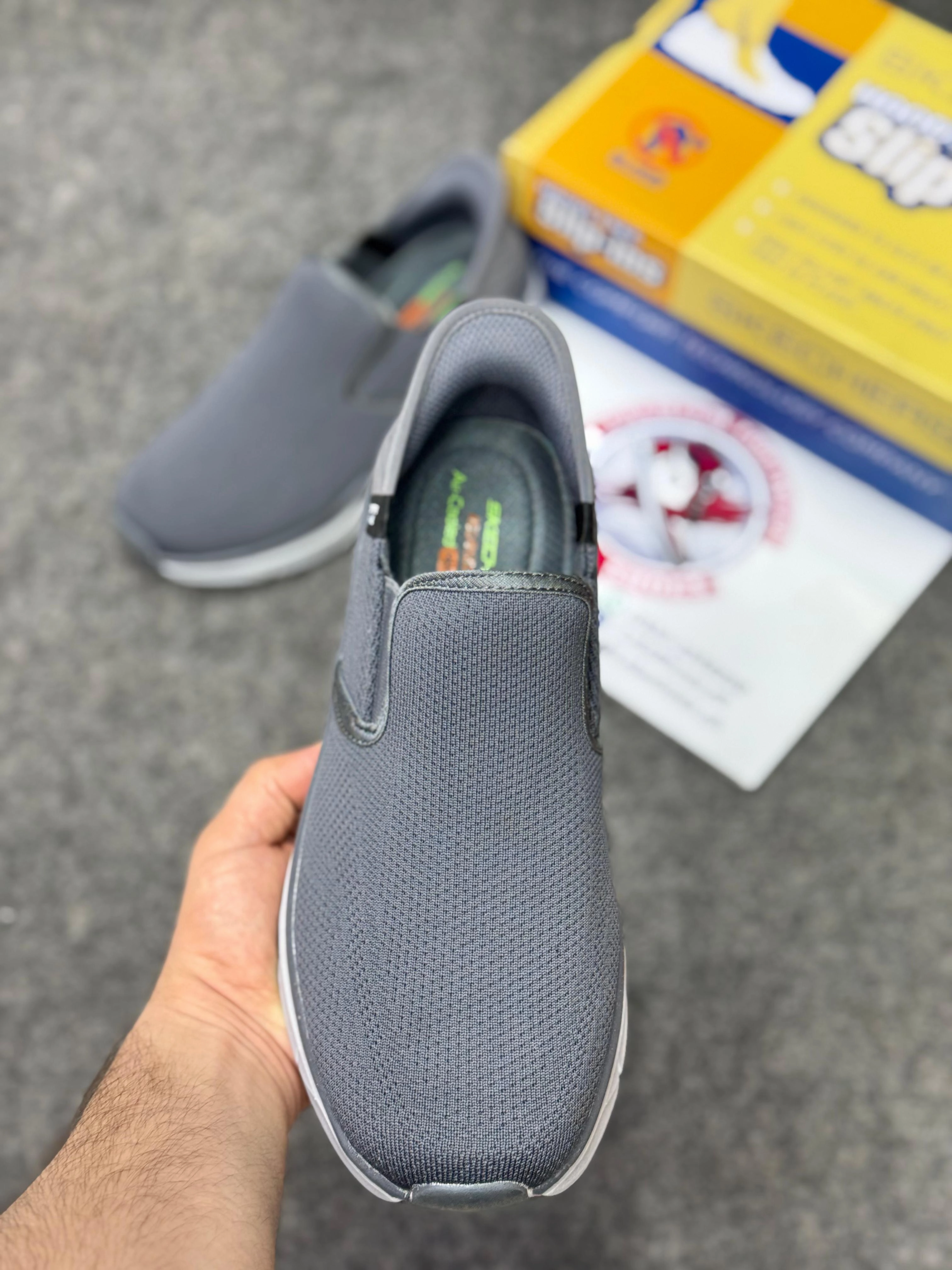 Best Running Shoes With A Wide Toe Box Skechers Slip-ins: Max Cushioning Hyper Burst Dark grey, Air-Cooled Memory Foam