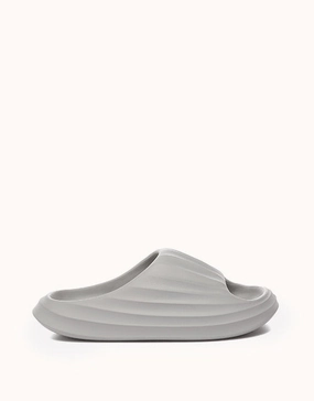 EVERAU Men Cloud Slippers Plus Slippers That Are Like Shoes