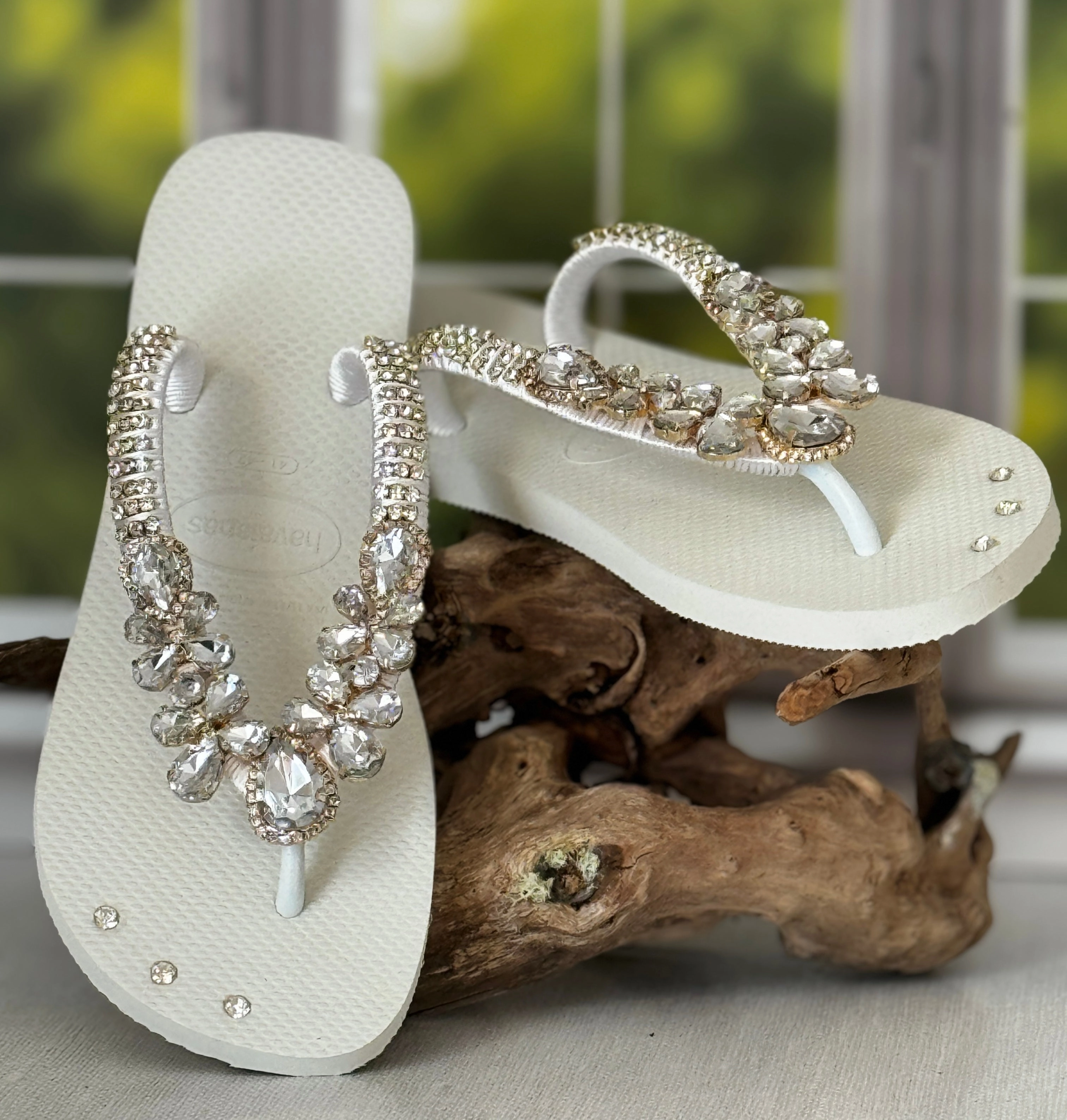 Sparkling Crystal Wedding Flip Flop Handmade White Sandal Elegant Rhinestone Accent Sole Detail Glam Look Lightweight Custom Summer Resort Shoe Flip Flops Dc