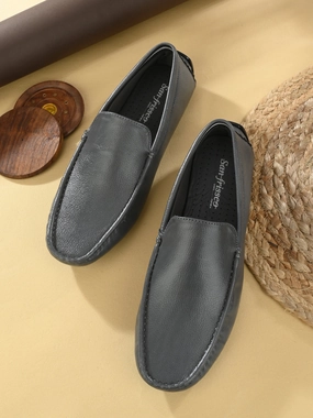 Swift Grey Solid Loafers Loafers And Moccasins