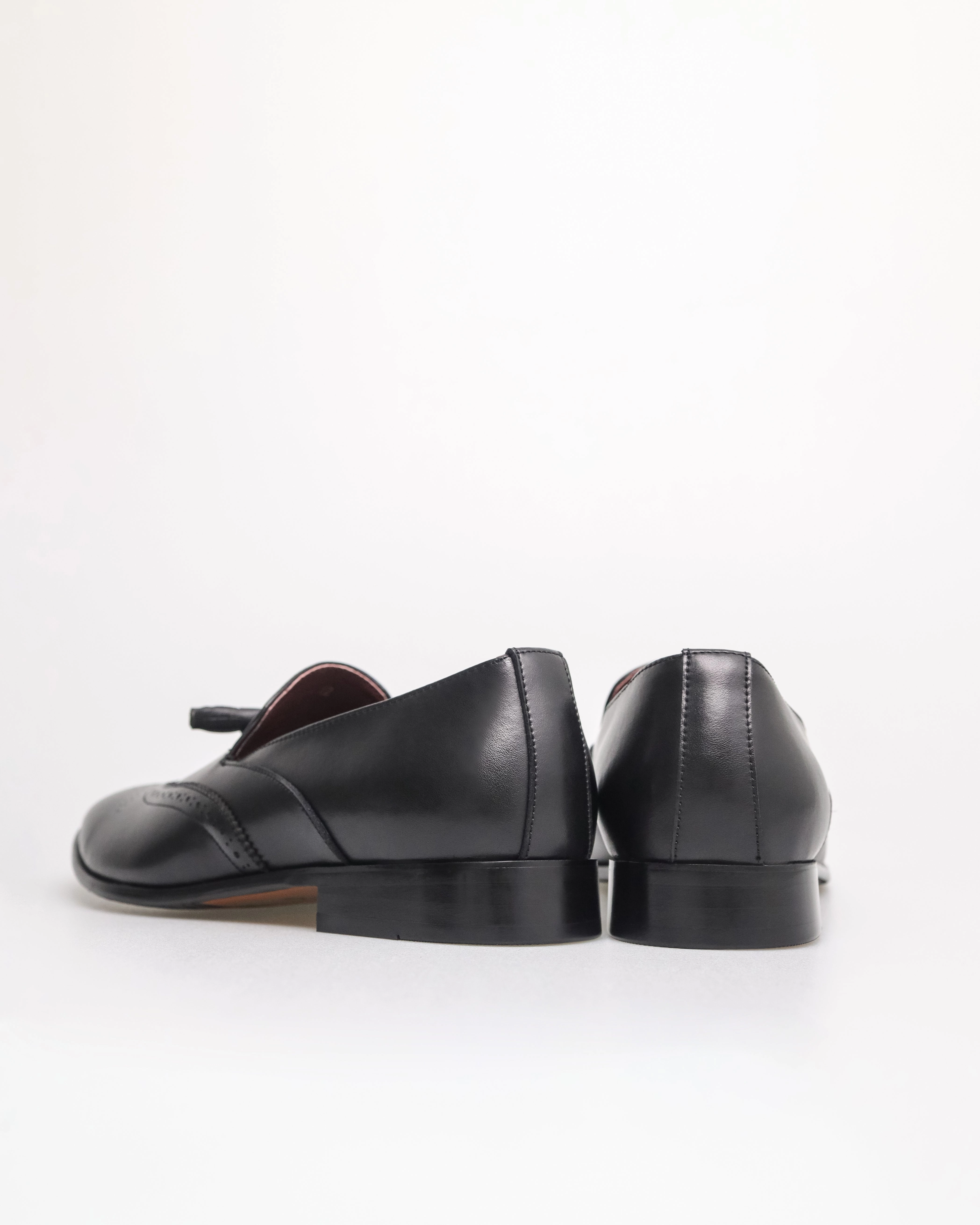 No Socks Loafers Tomaz HF100 Men's Wingtip Tassel Loafer