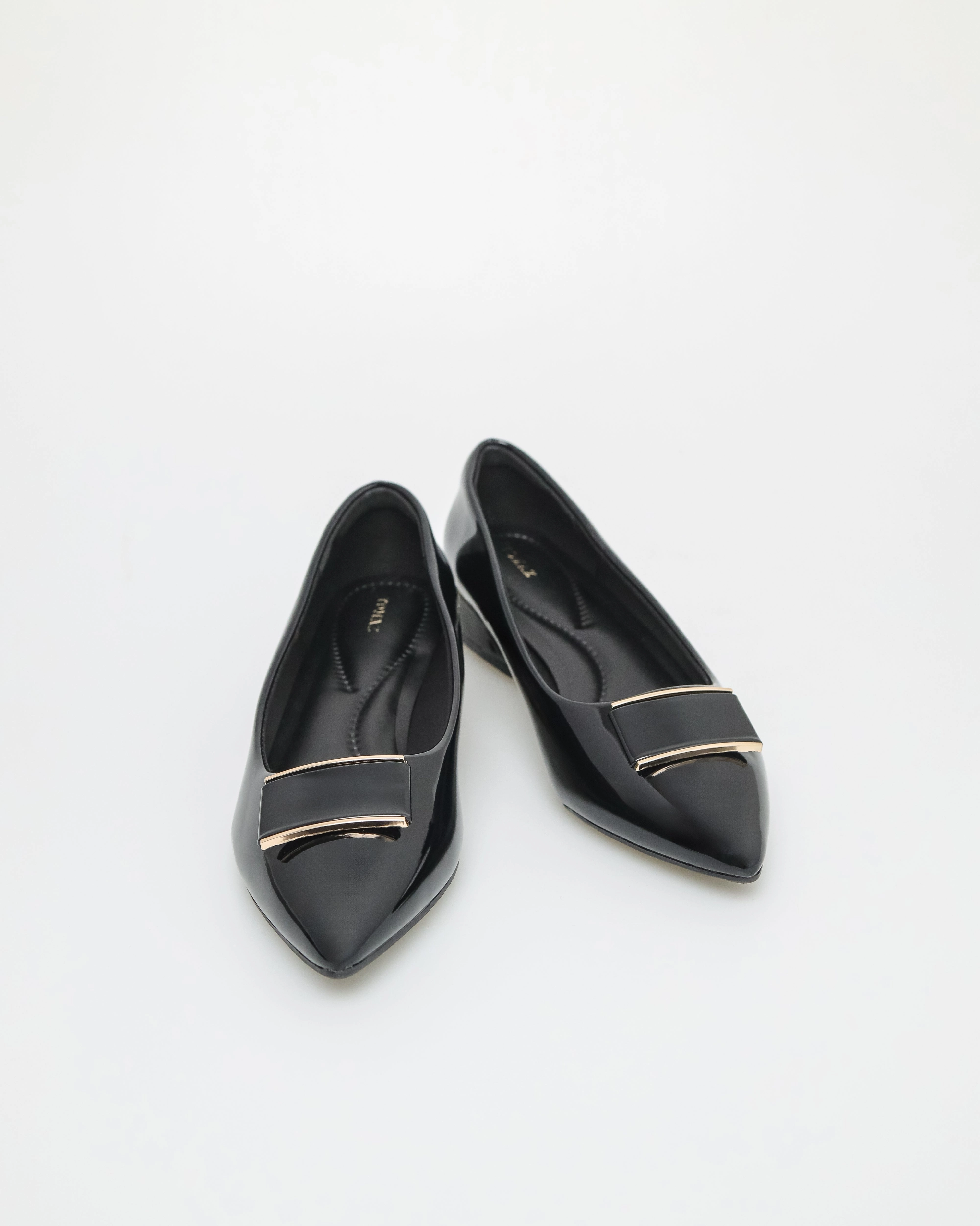 Flat Foldable Shoes Tomaz NN273 Ladies Square Emblem Flats (Black)