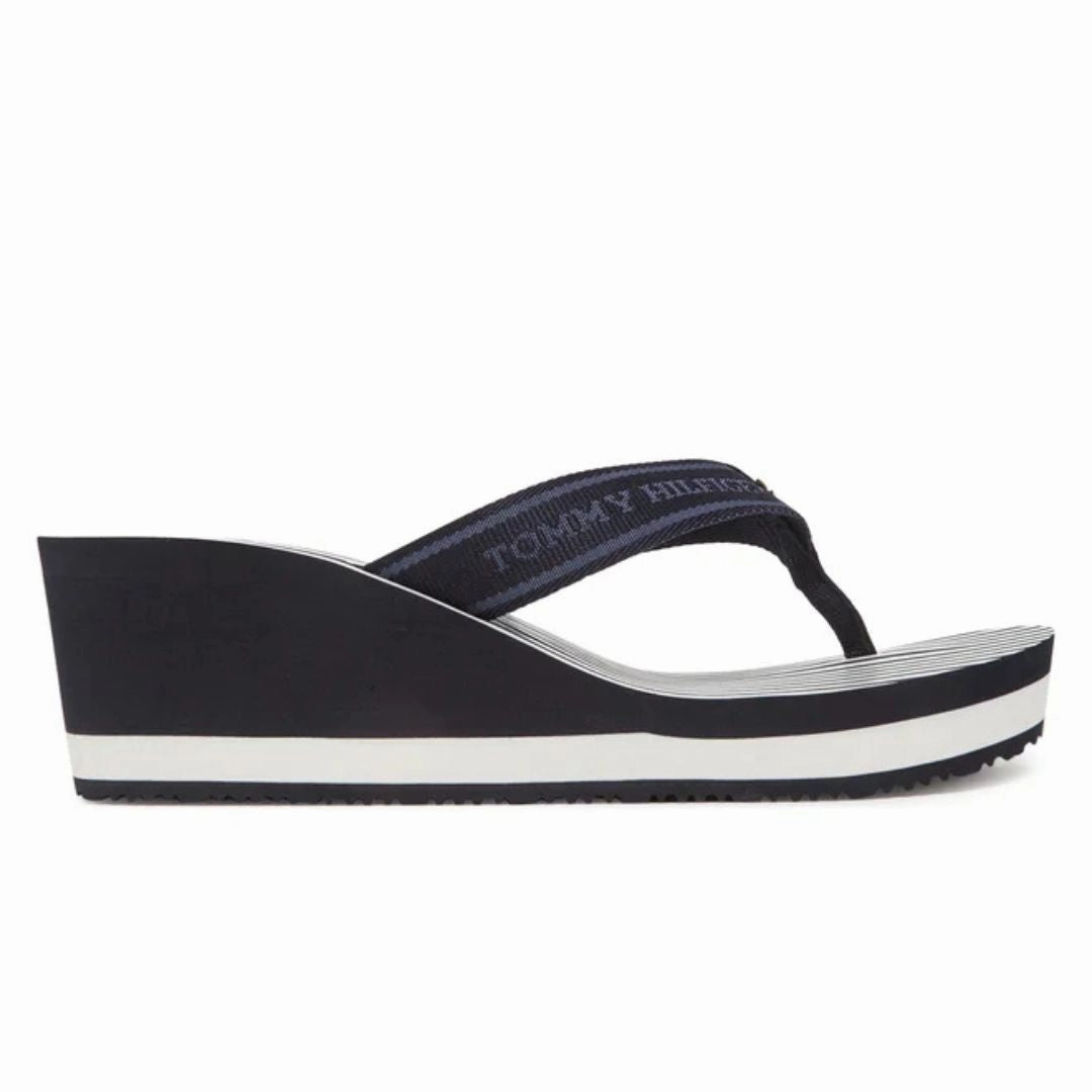 Running A Marathon In Flip Flops Tommy Hilfiger Flip-Flops TH Stripes Wedge Beach Sandal FW0FW08521-NVY