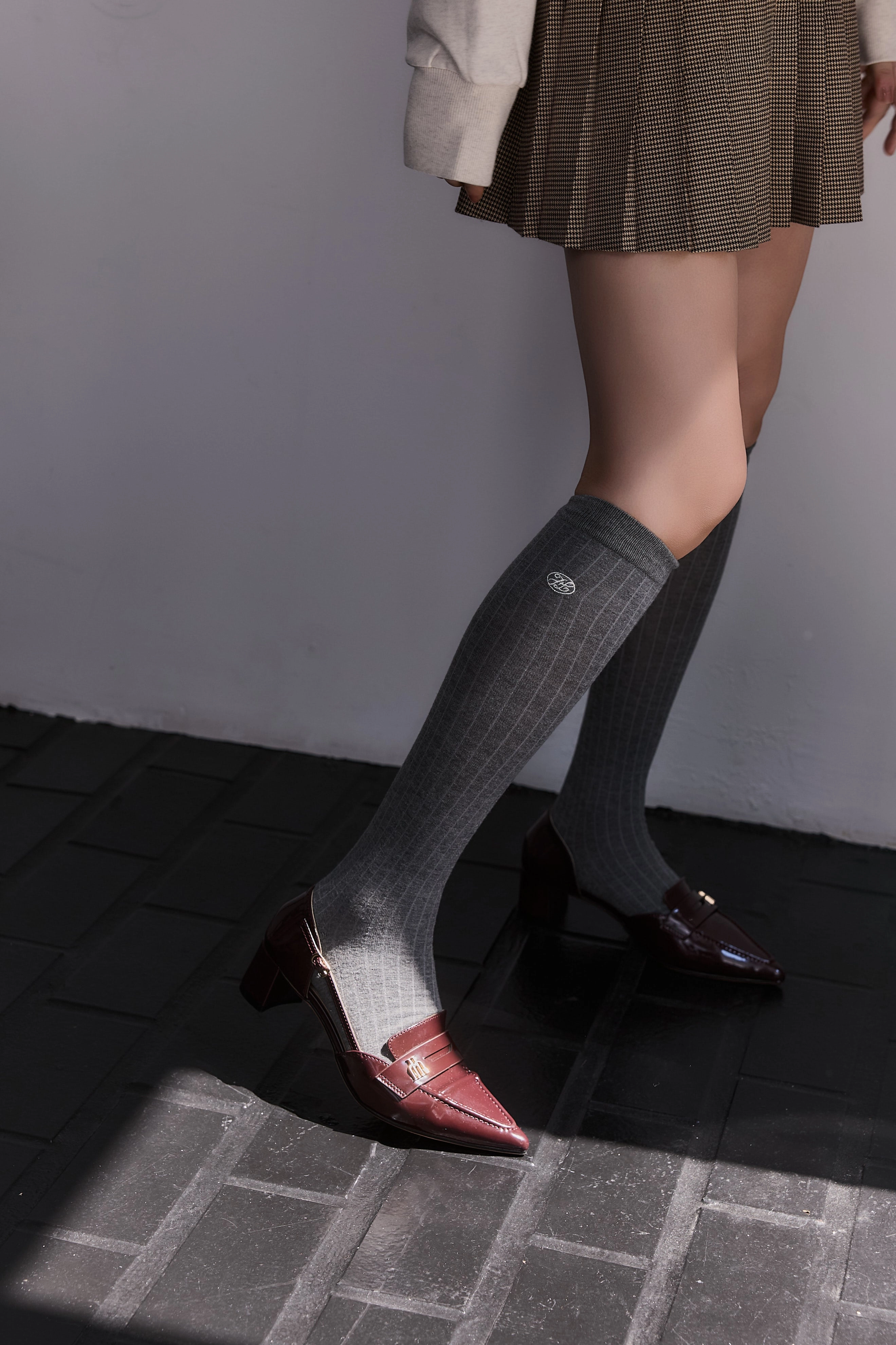 Suede Lug Sole Loafers Trois Heel Loafers