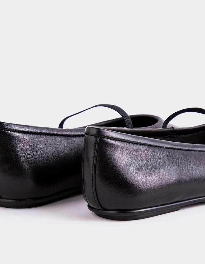 Ulica Black Leather Flat Shoes That Go With Dresses