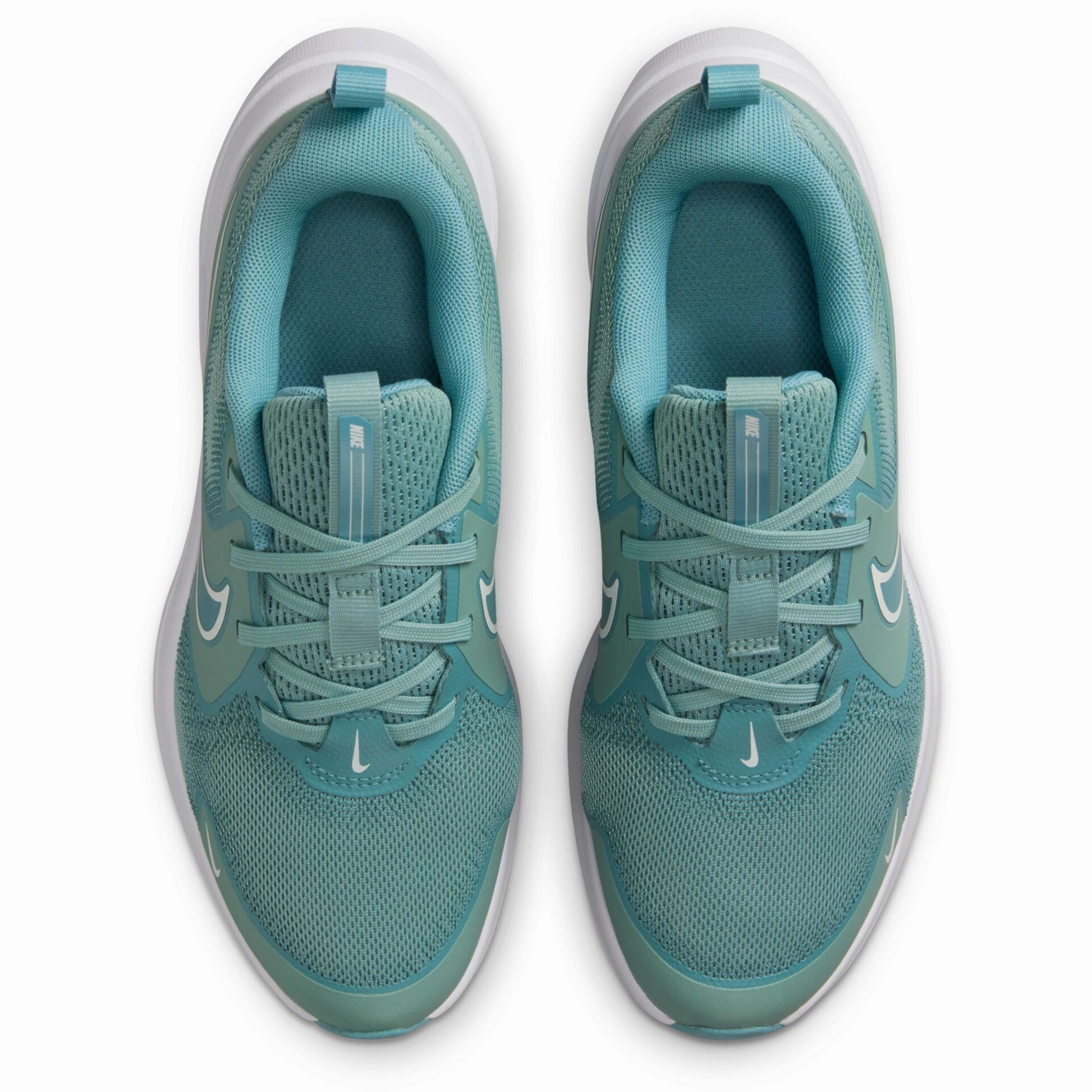 Cosmic Runner (Big Kid) Dancing In Sneakers