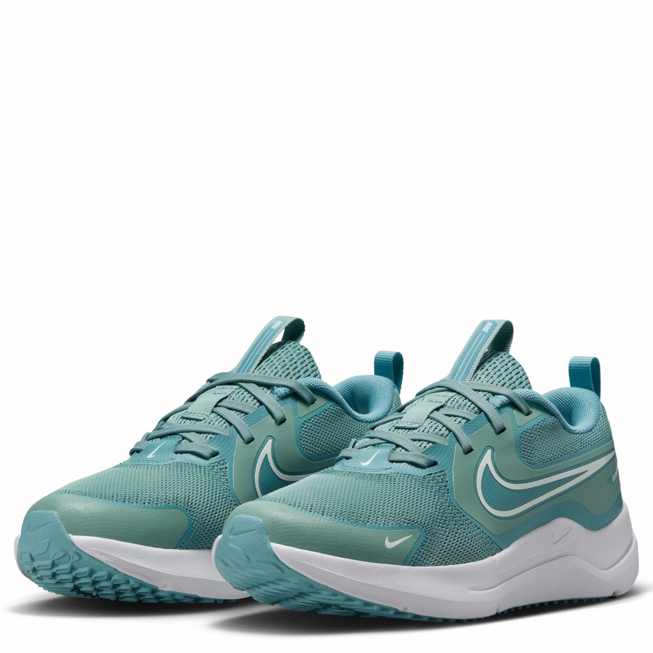 Cosmic Runner (Big Kid) D Width Sneakers