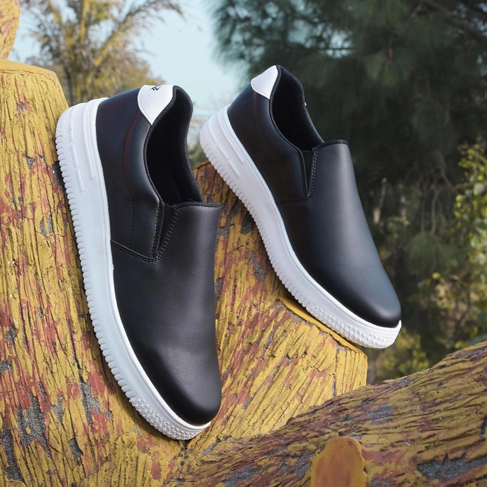 Hey Dude Wally Casual Shoe Leap7x Casual Black Non-Lacing Sneakers For Men DUGLAS-2E By Liberty